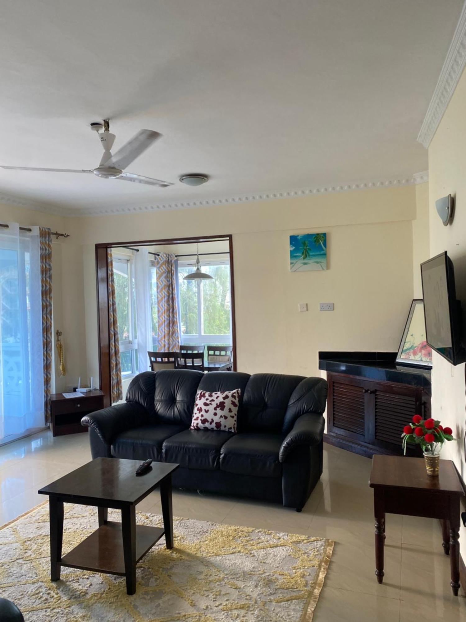 Ocean Blue Retreat-3 Minute Walk To Nyali Center And 3 Minute Walk To The Beach Mombasa Dış mekan fotoğraf