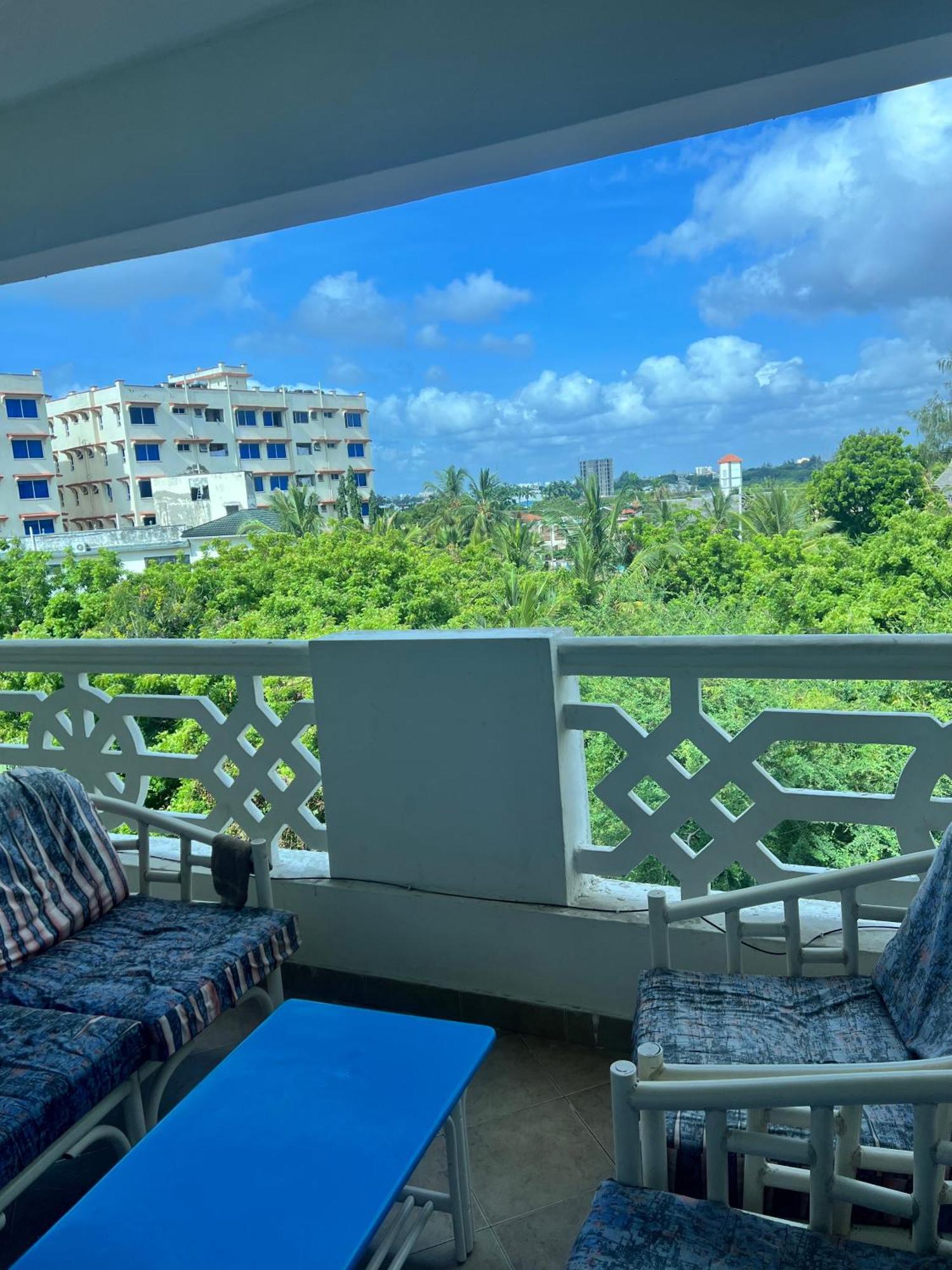 Ocean Blue Retreat-3 Minute Walk To Nyali Center And 3 Minute Walk To The Beach Mombasa Dış mekan fotoğraf