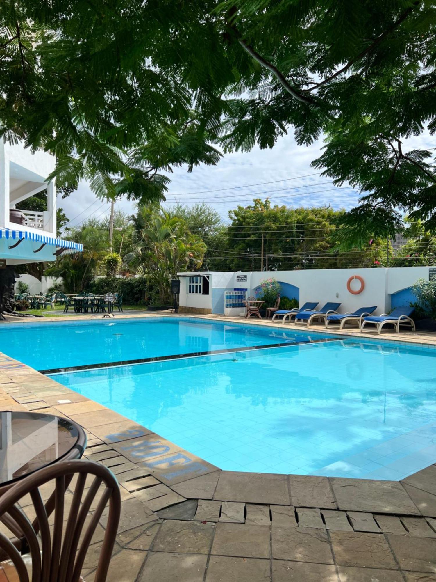 Ocean Blue Retreat-3 Minute Walk To Nyali Center And 3 Minute Walk To The Beach Mombasa Dış mekan fotoğraf